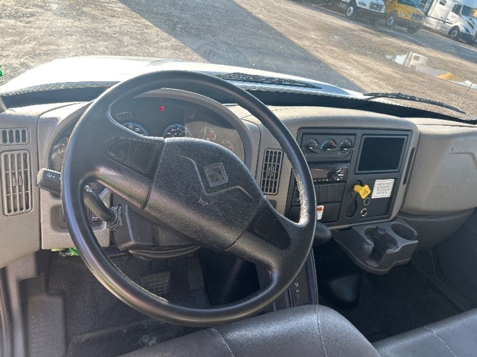 Medium Duty Box Truck-Light and Medium Duty Trucks-International-2019-4300-Melbourne-FL-339,990\n\t\tmiles-$ 9,500 - Image 18