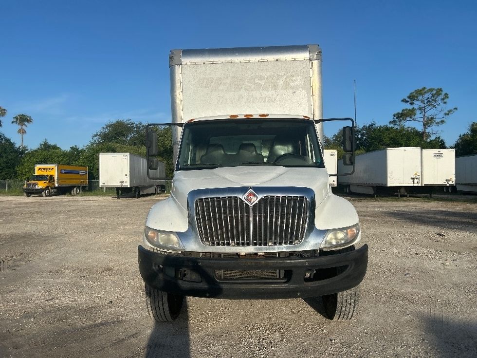 Medium Duty Box Truck-Light and Medium Duty Trucks-International-2019-4300-Melbourne-FL-339,990\n\t\tmiles-$ 9,500 - Image 2