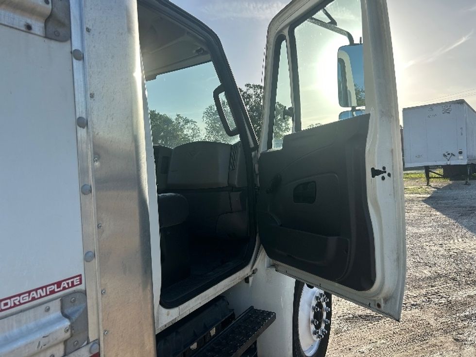 Medium Duty Box Truck-Light and Medium Duty Trucks-International-2019-4300-Melbourne-FL-339,990\n\t\tmiles-$ 9,500 - Image 20