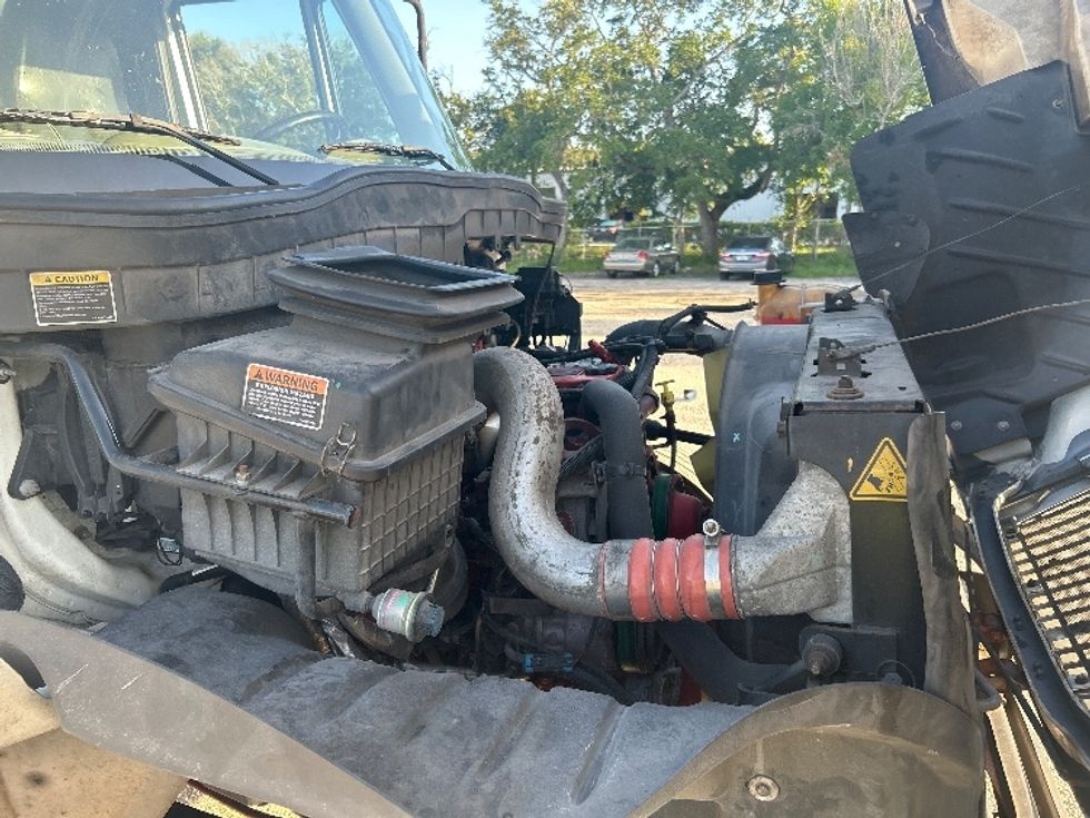 Medium Duty Box Truck-Light and Medium Duty Trucks-International-2019-4300-Melbourne-FL-339,990\n\t\tmiles-$ 9,500 - Image 23