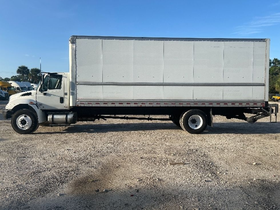 Medium Duty Box Truck-Light and Medium Duty Trucks-International-2019-4300-Melbourne-FL-339,990\n\t\tmiles-$ 9,500 - Image 4