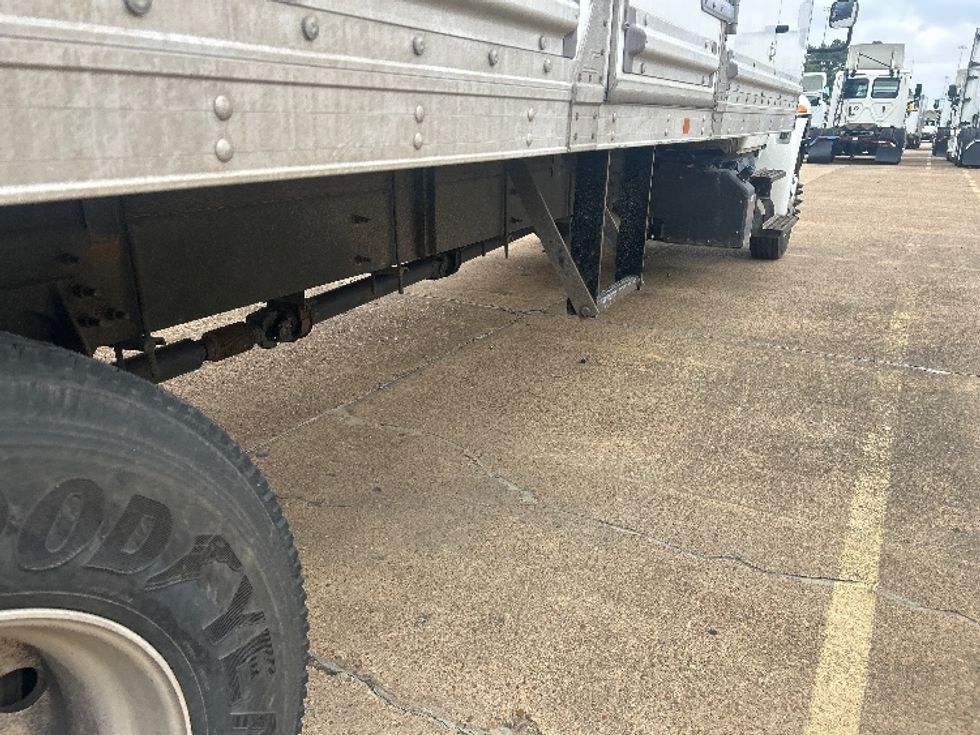 Medium Duty Box Truck-Light and Medium Duty Trucks-International-2019-4300-Memphis-TN-438,938\n\t\tmiles-$ 18,750 - Image 14