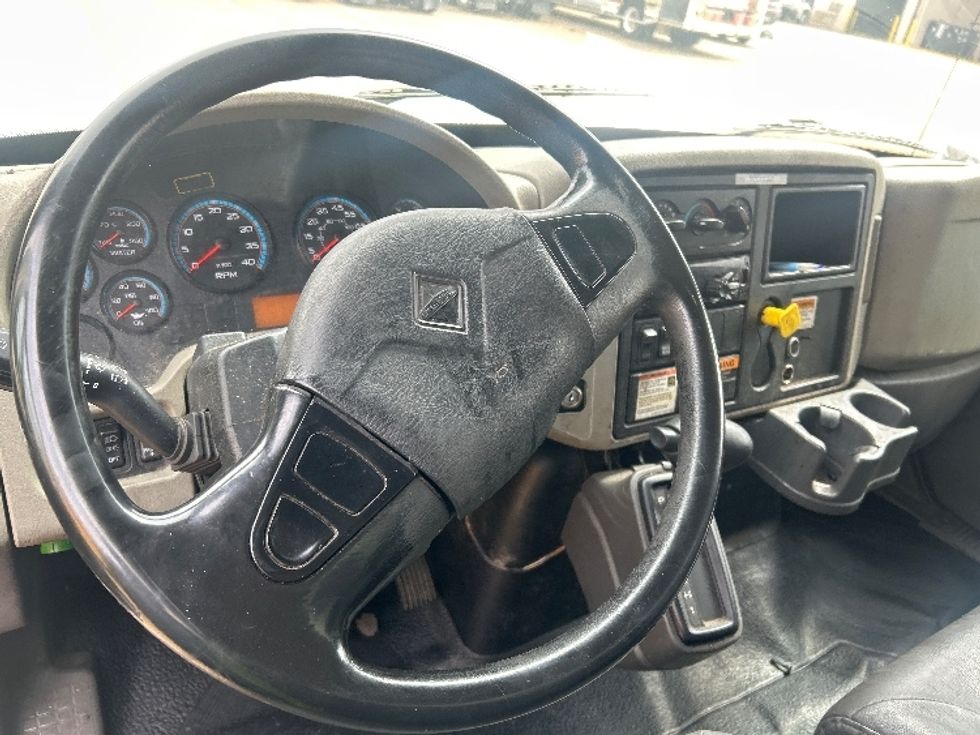 Medium Duty Box Truck-Light and Medium Duty Trucks-International-2019-4300-Memphis-TN-438,938\n\t\tmiles-$ 18,750 - Image 17