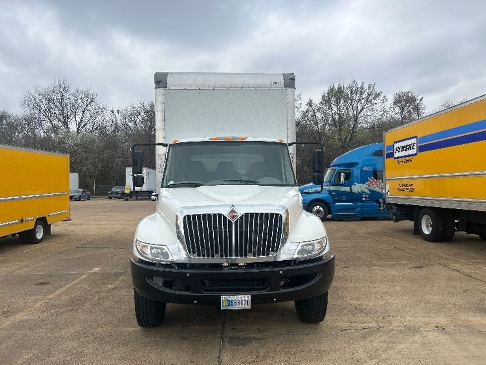 Medium Duty Box Truck-Light and Medium Duty Trucks-International-2019-4300-Memphis-TN-438,938\n\t\tmiles-$ 18,750 - Image 2