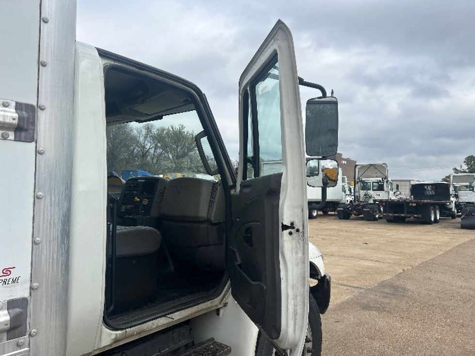 Medium Duty Box Truck-Light and Medium Duty Trucks-International-2019-4300-Memphis-TN-438,938\n\t\tmiles-$ 18,750 - Image 20