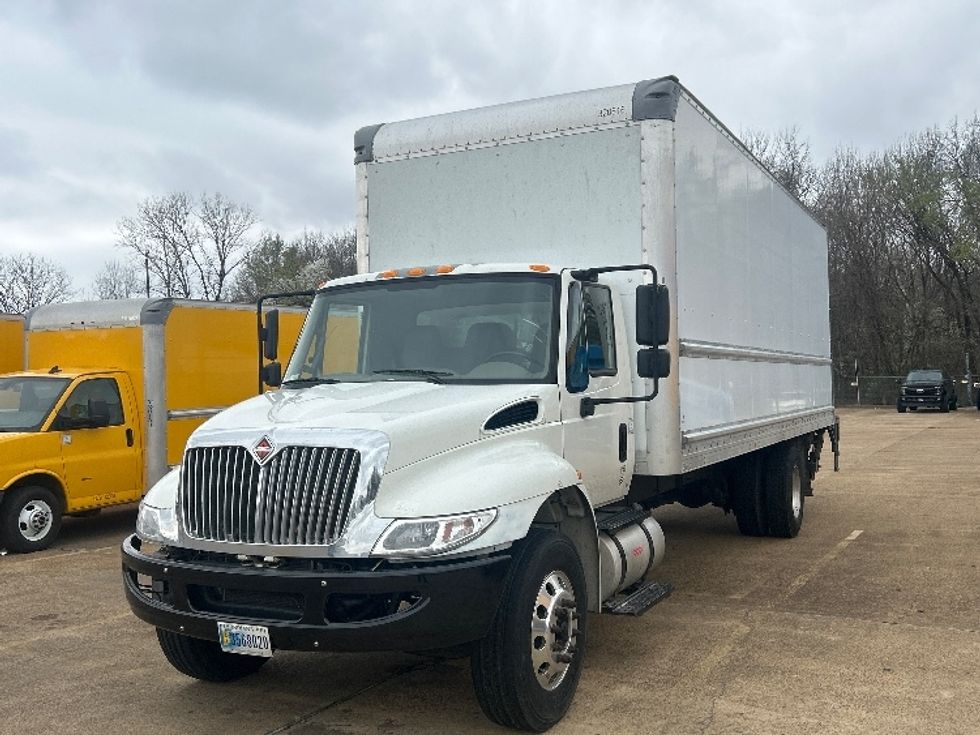 Medium Duty Box Truck-Light and Medium Duty Trucks-International-2019-4300-Memphis-TN-438,938\n\t\tmiles-$ 18,750 - Image 3