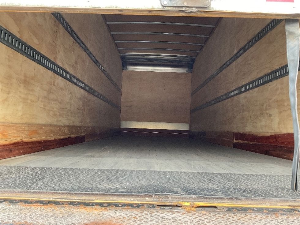 Medium Duty Box Truck-Light and Medium Duty Trucks-International-2019-4300-Middlefield-OH-144,503\n\t\tmiles-$ 46,750 - Image 10