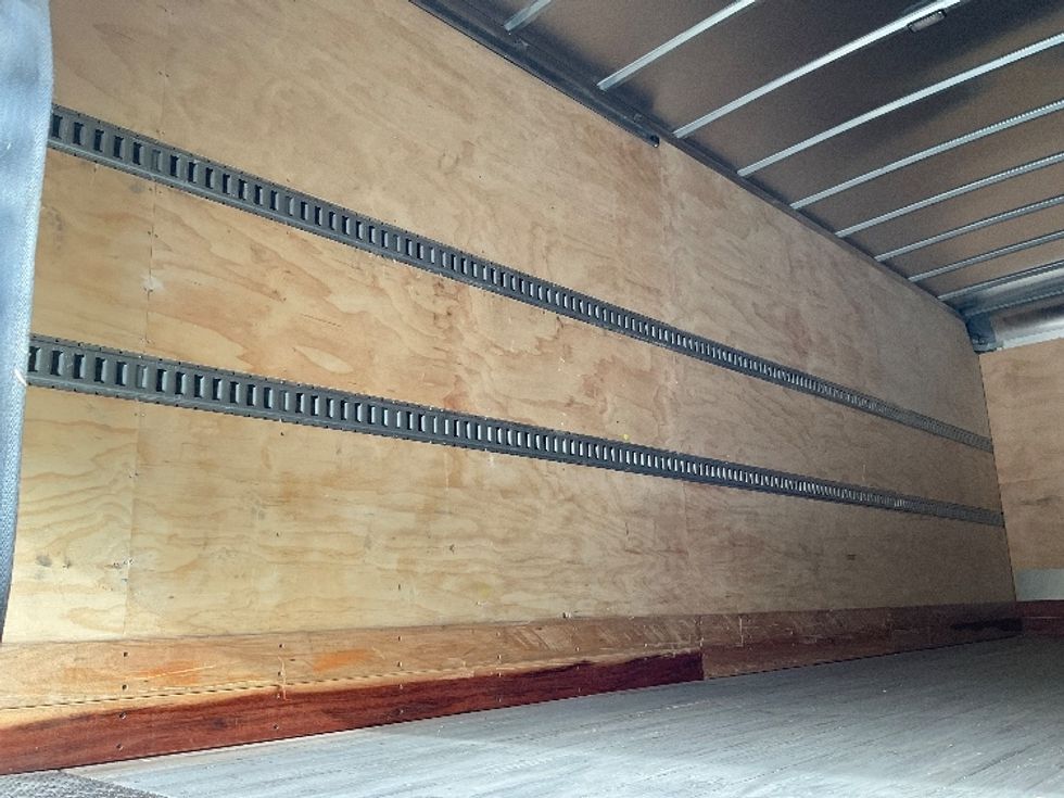 Medium Duty Box Truck-Light and Medium Duty Trucks-International-2019-4300-Middlefield-OH-144,503\n\t\tmiles-$ 46,750 - Image 11