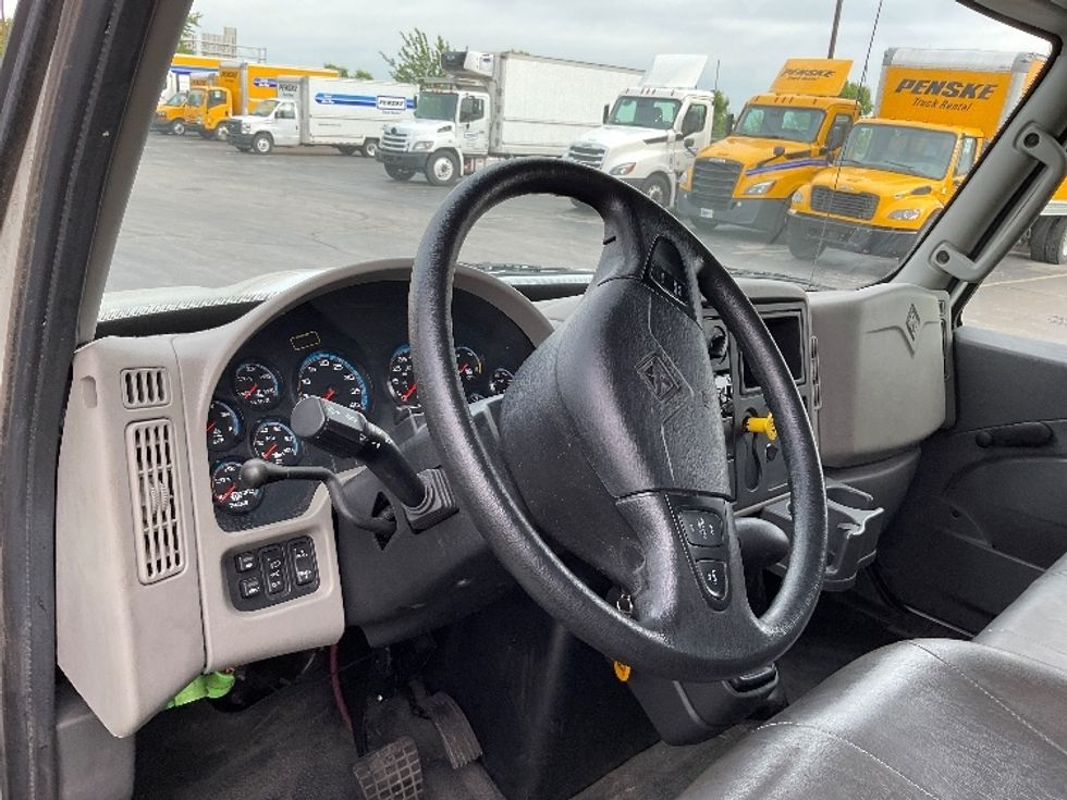 Medium Duty Box Truck-Light and Medium Duty Trucks-International-2019-4300-Middlefield-OH-144,503\n\t\tmiles-$ 46,750 - Image 17
