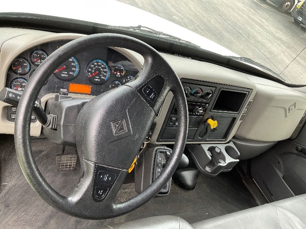Medium Duty Box Truck-Light and Medium Duty Trucks-International-2019-4300-Middlefield-OH-144,503\n\t\tmiles-$ 46,750 - Image 18