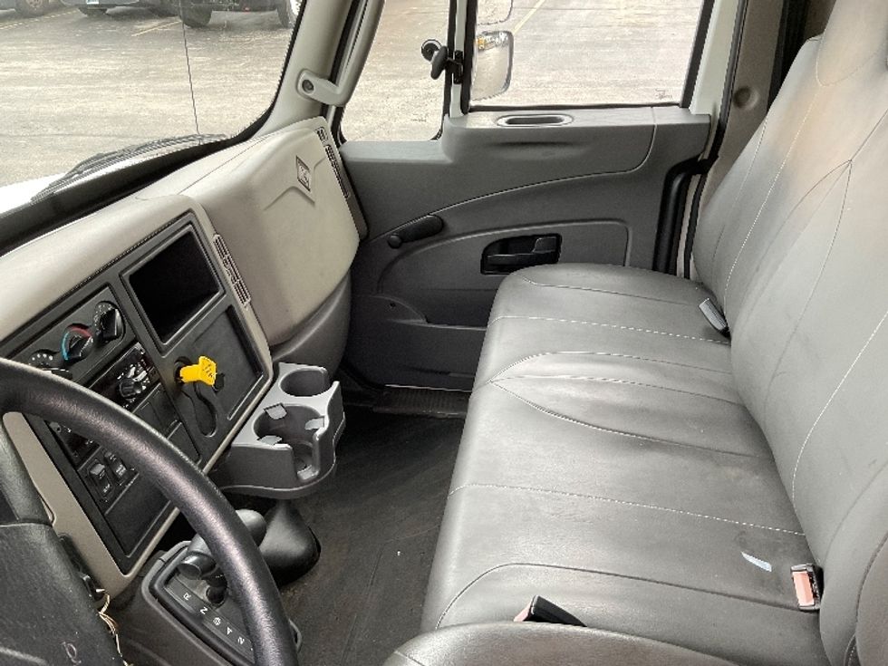 Medium Duty Box Truck-Light and Medium Duty Trucks-International-2019-4300-Middlefield-OH-144,503\n\t\tmiles-$ 46,750 - Image 19