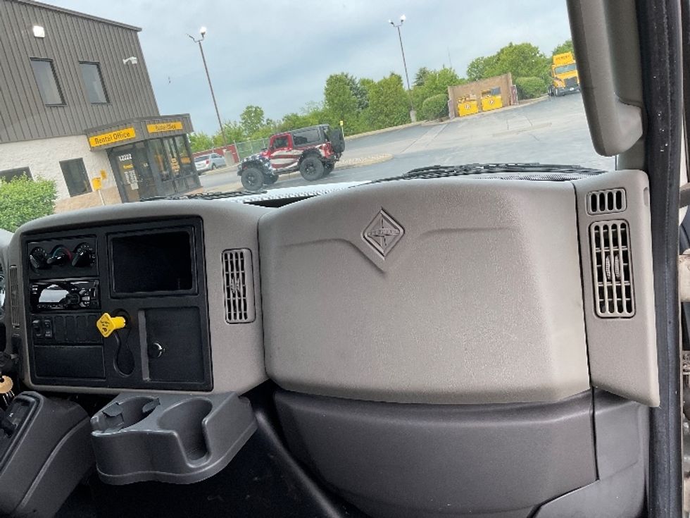 Medium Duty Box Truck-Light and Medium Duty Trucks-International-2019-4300-Middlefield-OH-144,503\n\t\tmiles-$ 46,750 - Image 21