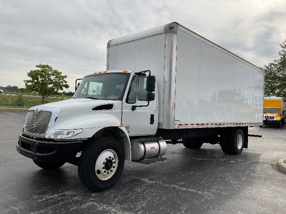 Medium Duty Box Truck-Light and Medium Duty Trucks-International-2019-4300-Middlefield-OH-144,503\n\t\tmiles-$ 46,750 - Image 3