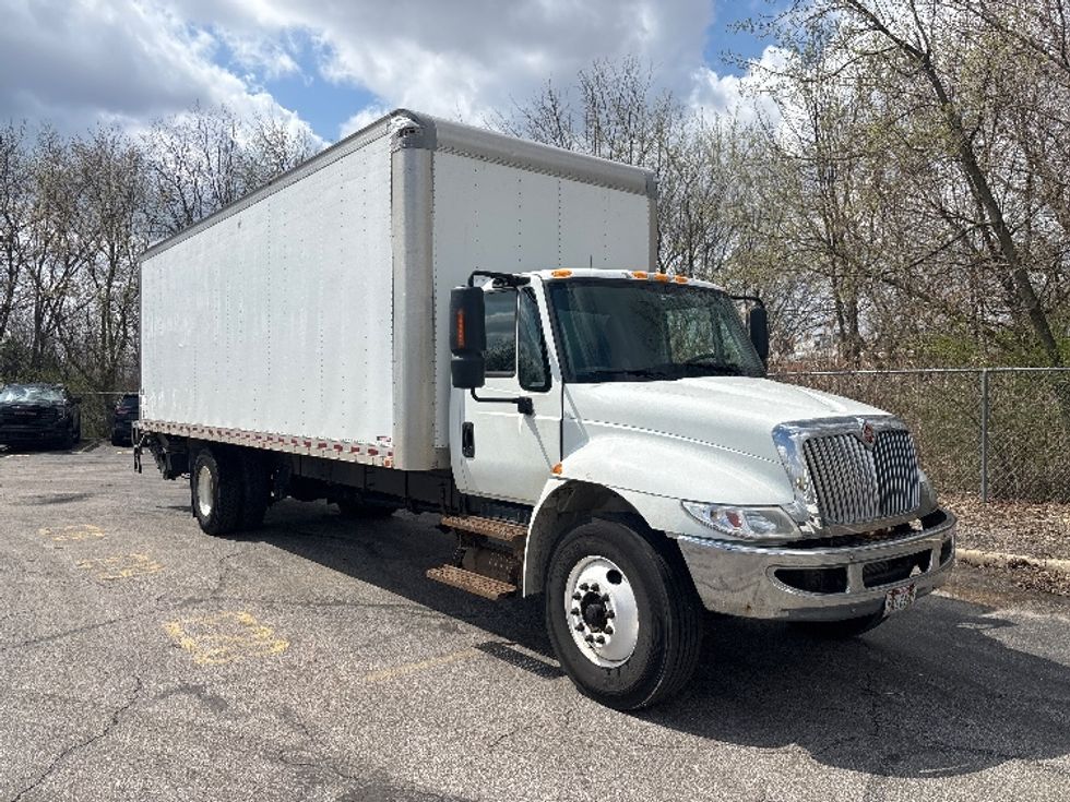 Medium Duty Box Truck-Light and Medium Duty Trucks-International-2019-4300-Middlefield-OH-229,316\n\t\tmiles-$ 40,750 - Image 1