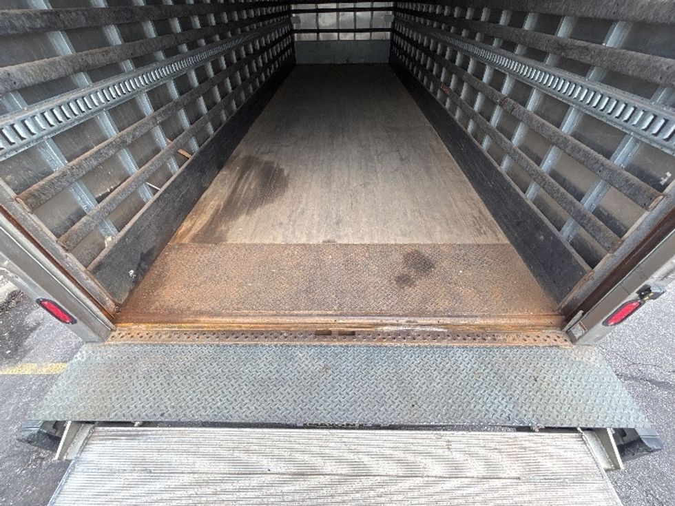 Medium Duty Box Truck-Light and Medium Duty Trucks-International-2019-4300-Middlefield-OH-229,316\n\t\tmiles-$ 40,750 - Image 10