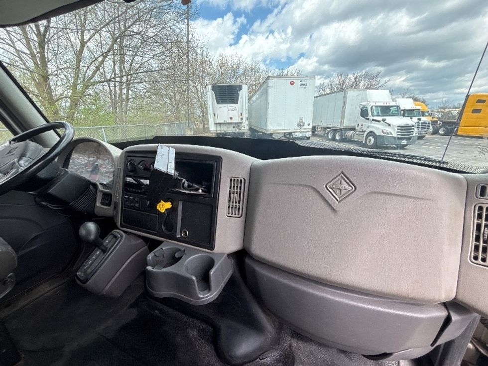 Medium Duty Box Truck-Light and Medium Duty Trucks-International-2019-4300-Middlefield-OH-229,316\n\t\tmiles-$ 40,750 - Image 21