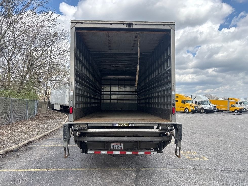 Medium Duty Box Truck-Light and Medium Duty Trucks-International-2019-4300-Middlefield-OH-229,316\n\t\tmiles-$ 40,750 - Image 8