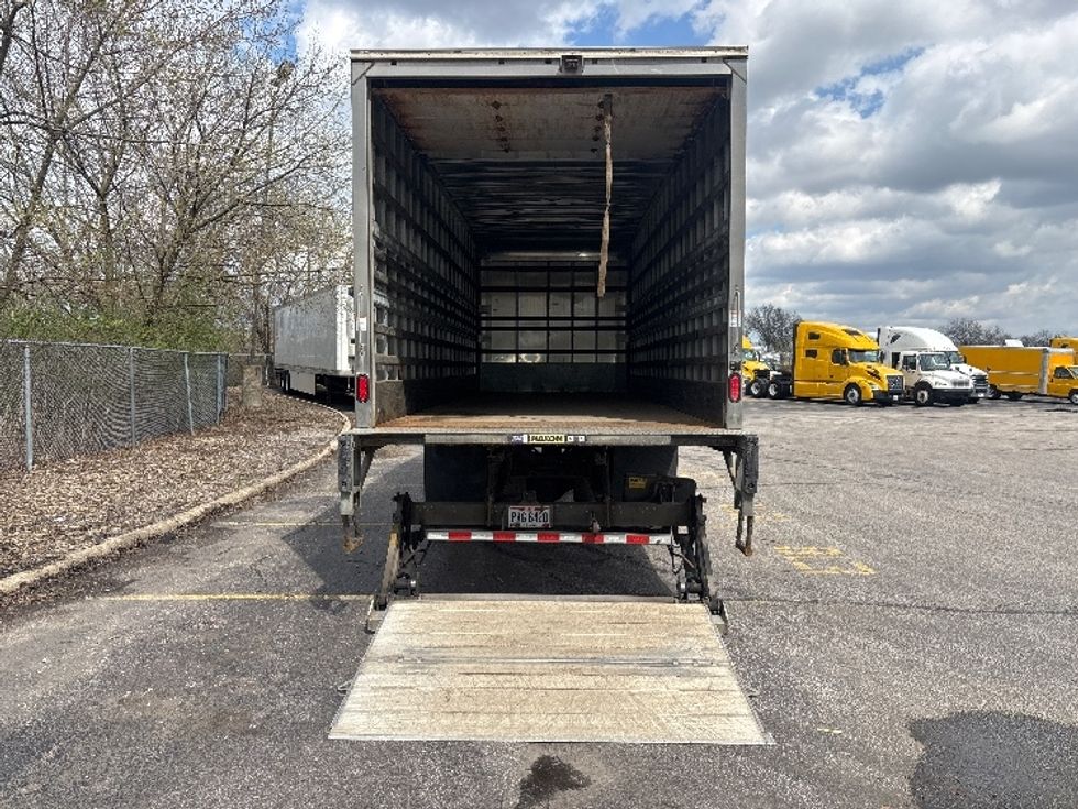 Medium Duty Box Truck-Light and Medium Duty Trucks-International-2019-4300-Middlefield-OH-229,316\n\t\tmiles-$ 40,750 - Image 9