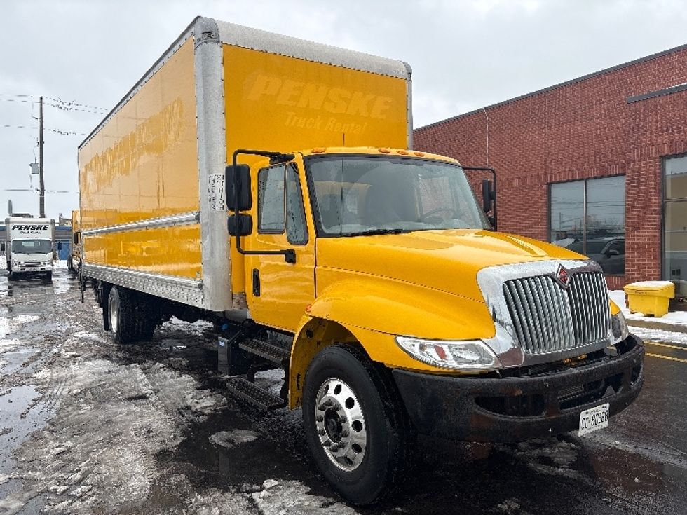 Medium Duty Box Truck-Light and Medium Duty Trucks-International-2019-4300-Mississauga-ON-232,344\n\t\tkm-$ 61,500 - Image 1