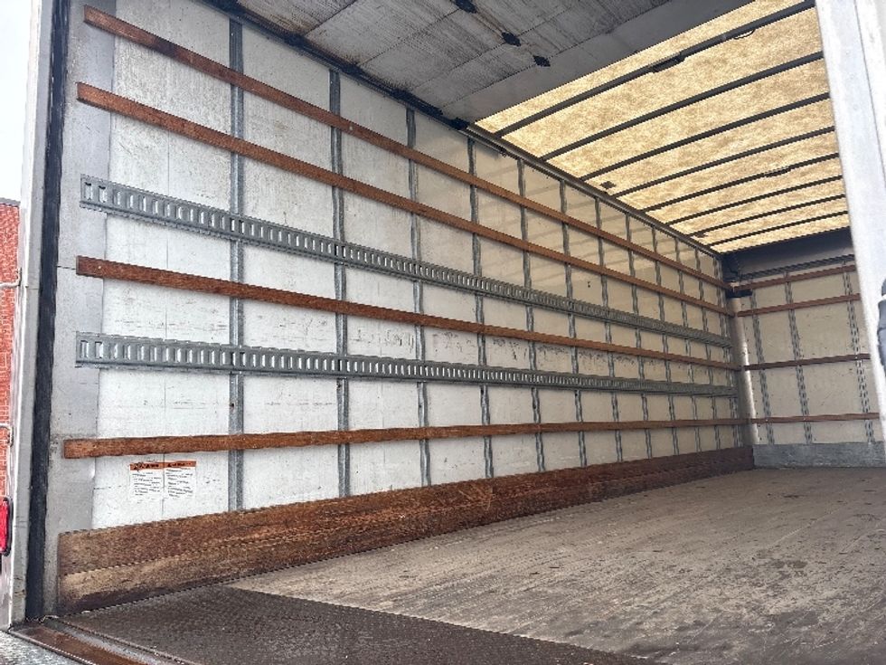 Medium Duty Box Truck-Light and Medium Duty Trucks-International-2019-4300-Mississauga-ON-232,344\n\t\tkm-$ 61,500 - Image 10