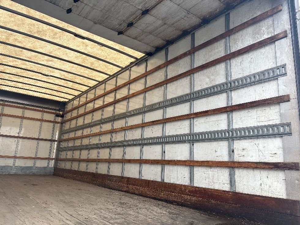 Medium Duty Box Truck-Light and Medium Duty Trucks-International-2019-4300-Mississauga-ON-232,344\n\t\tkm-$ 61,500 - Image 11