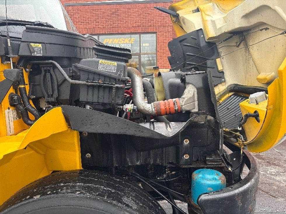 Medium Duty Box Truck-Light and Medium Duty Trucks-International-2019-4300-Mississauga-ON-232,344\n\t\tkm-$ 61,500 - Image 22