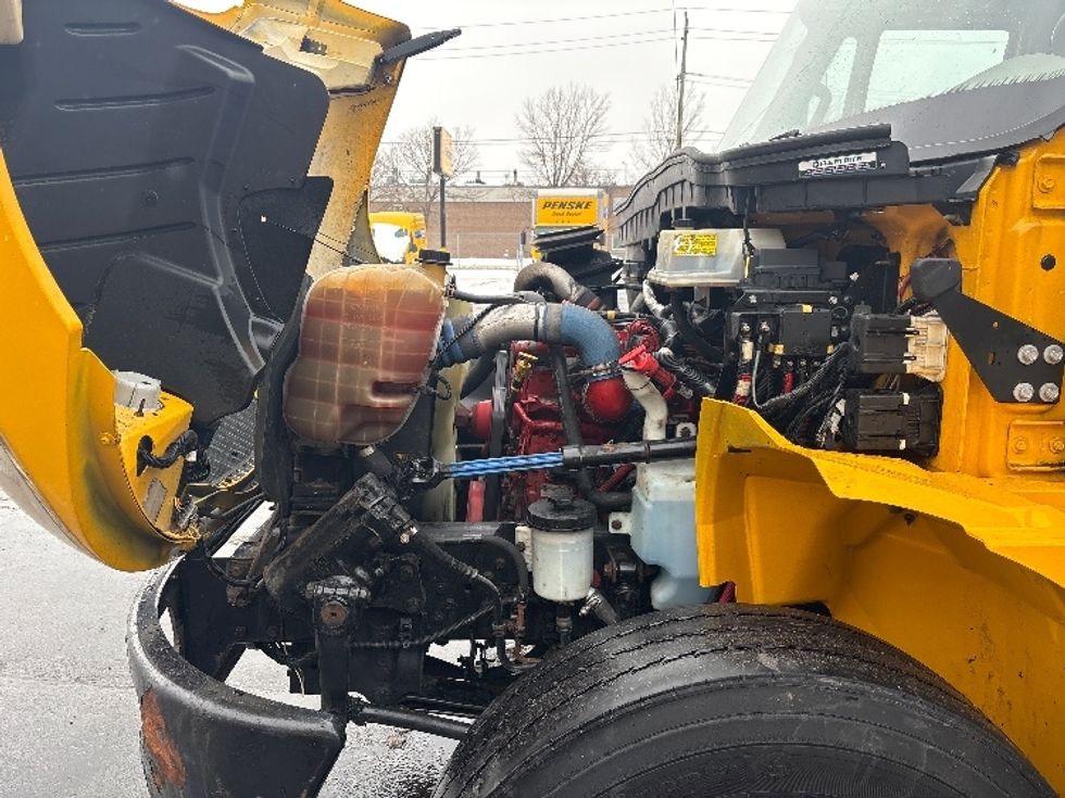 Medium Duty Box Truck-Light and Medium Duty Trucks-International-2019-4300-Mississauga-ON-232,344\n\t\tkm-$ 61,500 - Image 23