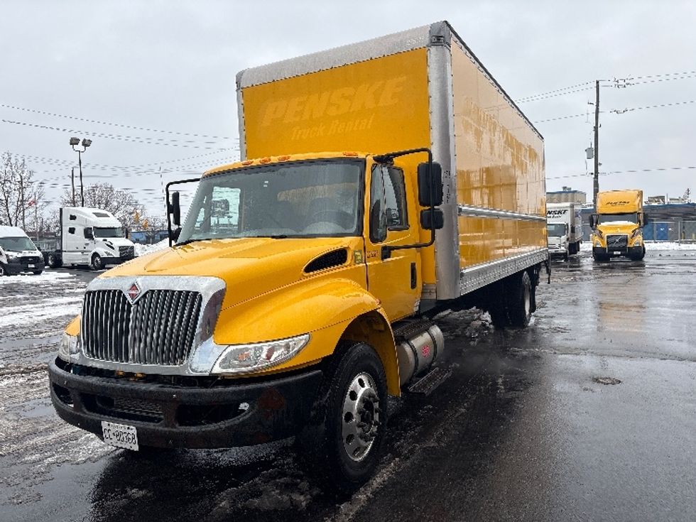 Medium Duty Box Truck-Light and Medium Duty Trucks-International-2019-4300-Mississauga-ON-232,344\n\t\tkm-$ 61,500 - Image 3