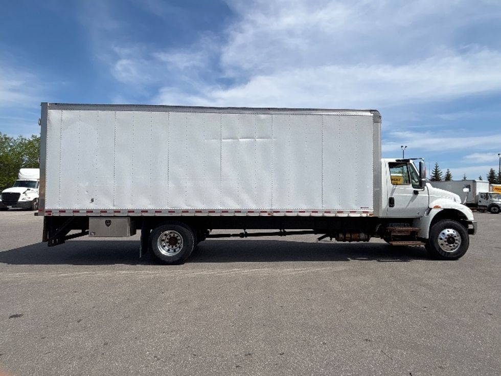 Medium Duty Box Truck-Light and Medium Duty Trucks-International-2019-4300-Mississauga-ON-557,595\n\t\tkm-$ 23,500 - Image 15