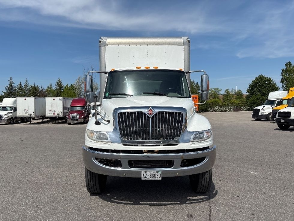 Medium Duty Box Truck-Light and Medium Duty Trucks-International-2019-4300-Mississauga-ON-557,595\n\t\tkm-$ 23,500 - Image 2
