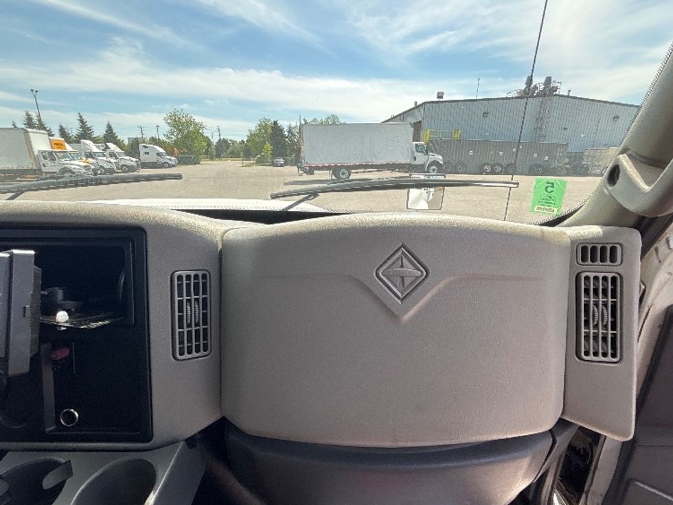 Medium Duty Box Truck-Light and Medium Duty Trucks-International-2019-4300-Mississauga-ON-557,595\n\t\tkm-$ 23,500 - Image 21