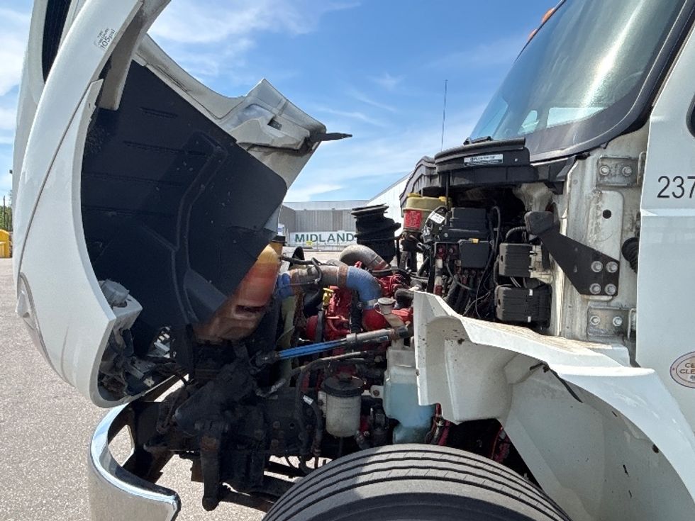 Medium Duty Box Truck-Light and Medium Duty Trucks-International-2019-4300-Mississauga-ON-557,595\n\t\tkm-$ 23,500 - Image 24