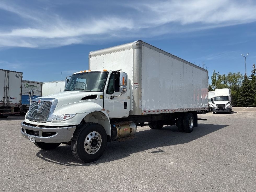 Medium Duty Box Truck-Light and Medium Duty Trucks-International-2019-4300-Mississauga-ON-557,595\n\t\tkm-$ 23,500 - Image 3