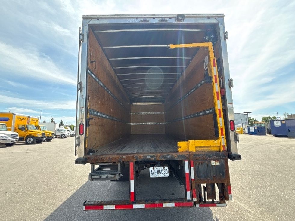 Medium Duty Box Truck-Light and Medium Duty Trucks-International-2019-4300-Mississauga-ON-557,595\n\t\tkm-$ 23,500 - Image 5