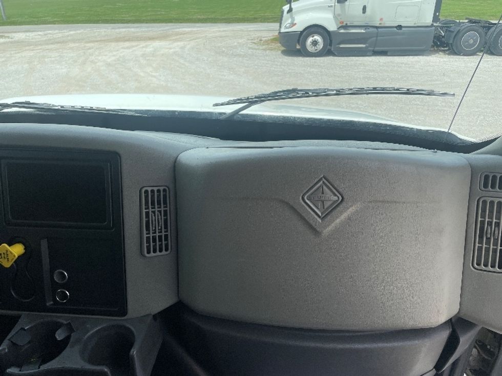 Medium Duty Box Truck-Light and Medium Duty Trucks-International-2019-4300-Moberly-MO-168,310\n\t\tmiles-$ 44,750 - Image 21