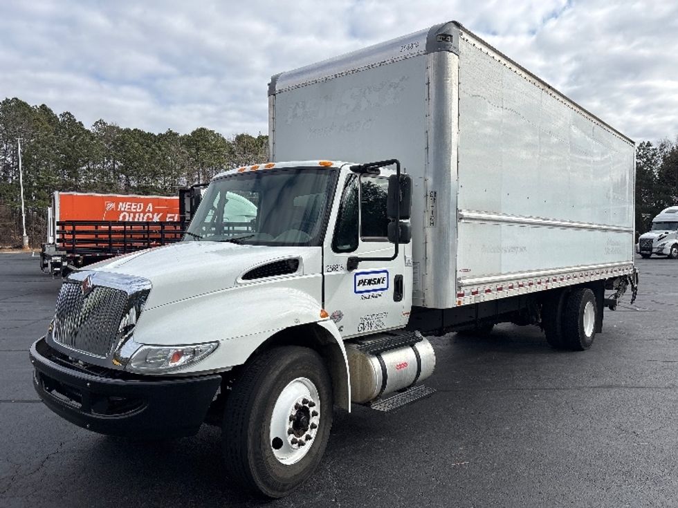 Medium Duty Box Truck-Light and Medium Duty Trucks-International-2019-4300-Moberly-MO-168,310\n\t\tmiles-$ 44,750 - Image 3