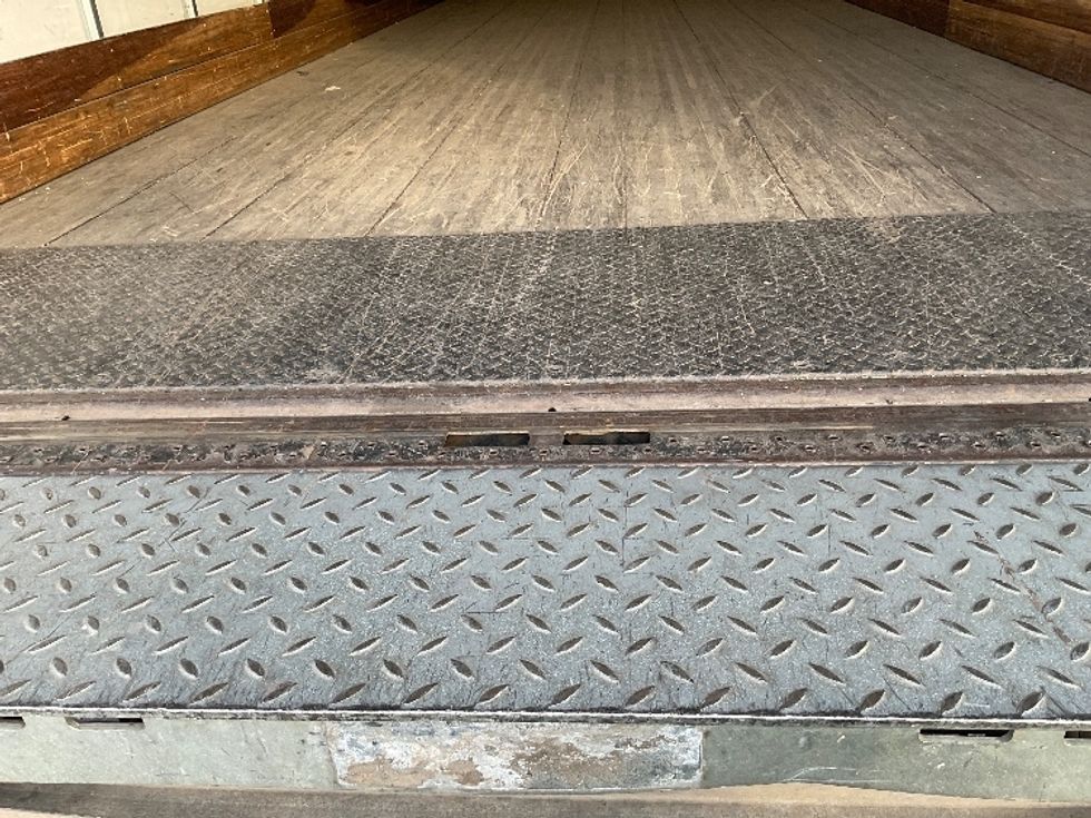 Medium Duty Box Truck-Light and Medium Duty Trucks-International-2019-4300-Montebello-CA-189,010\n\t\tmiles-$ 46,250 - Image 10