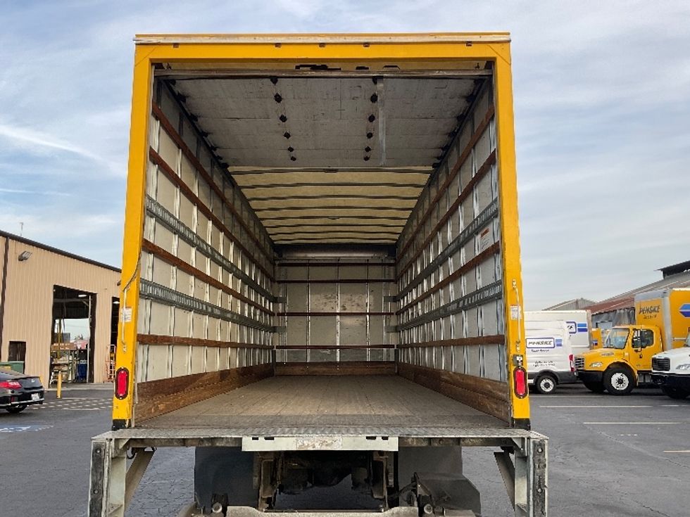 Medium Duty Box Truck-Light and Medium Duty Trucks-International-2019-4300-Montebello-CA-189,010\n\t\tmiles-$ 46,250 - Image 8