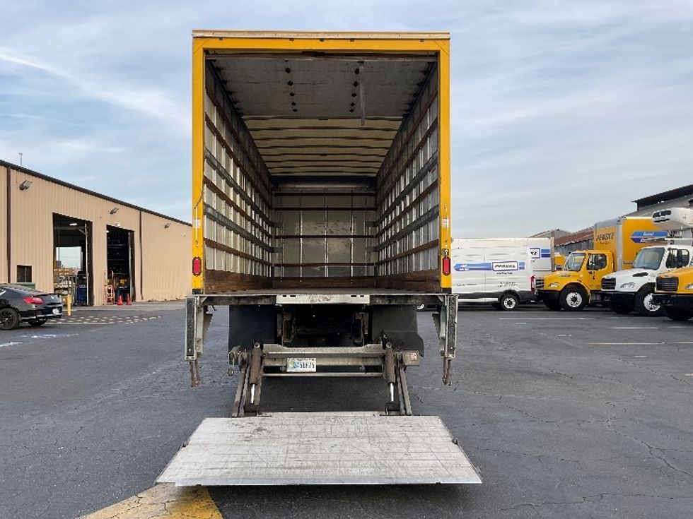 Medium Duty Box Truck-Light and Medium Duty Trucks-International-2019-4300-Montebello-CA-189,010\n\t\tmiles-$ 46,250 - Image 9