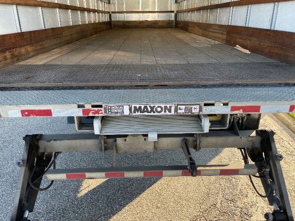 Medium Duty Box Truck-Light and Medium Duty Trucks-International-2019-4300-Montgomery-AL-359,486\n\t\tmiles-$ 21,250 - Image 10