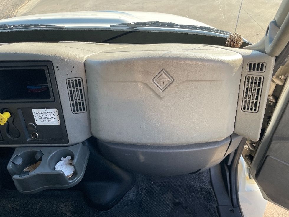 Medium Duty Box Truck-Light and Medium Duty Trucks-International-2019-4300-Montgomery-AL-359,486\n\t\tmiles-$ 21,250 - Image 21