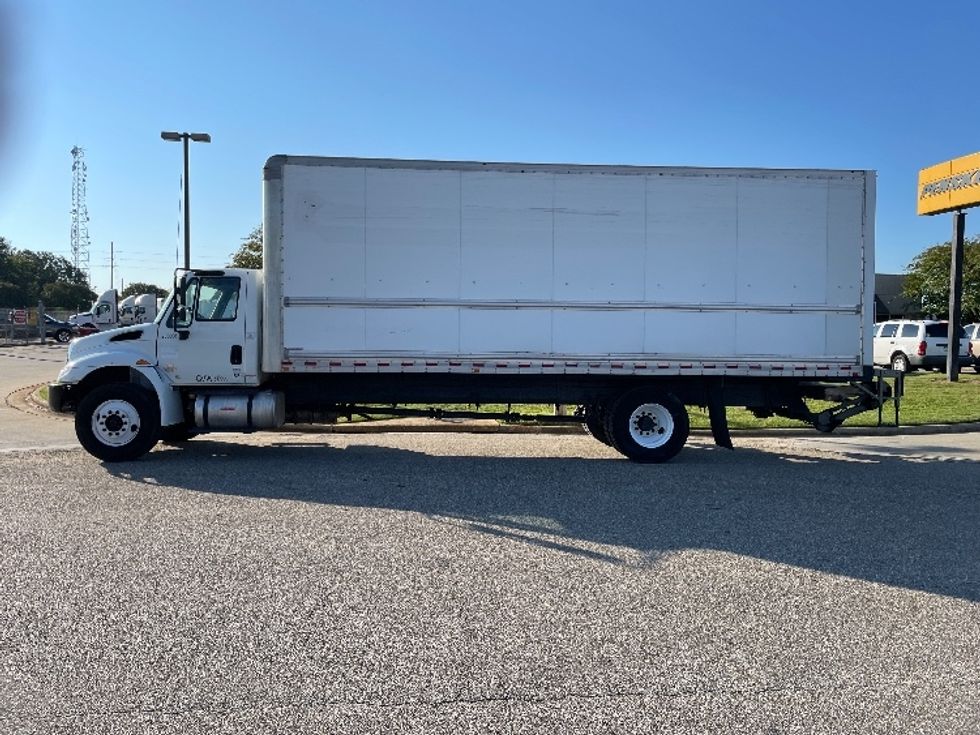 Medium Duty Box Truck-Light and Medium Duty Trucks-International-2019-4300-Montgomery-AL-359,486\n\t\tmiles-$ 21,250 - Image 4