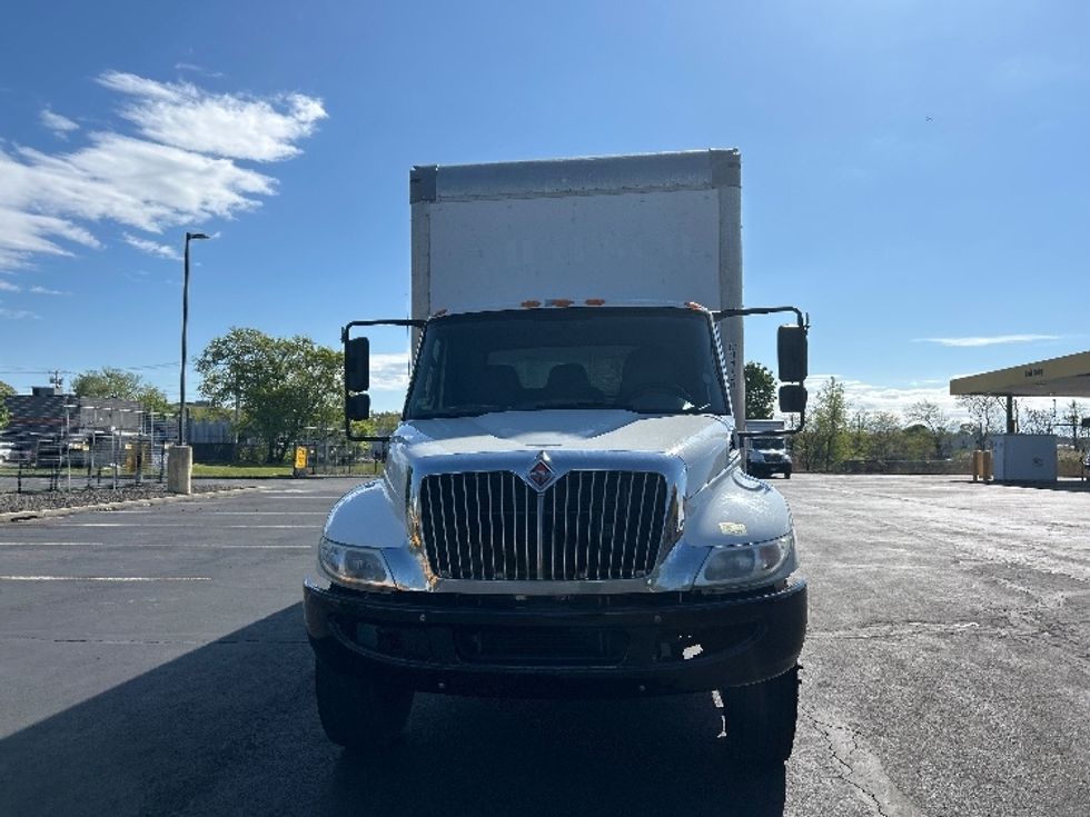 Medium Duty Box Truck-Light and Medium Duty Trucks-International-2019-4300-Montgomery-NY-214,544\n\t\tmiles-$ 40,250 - Image 2