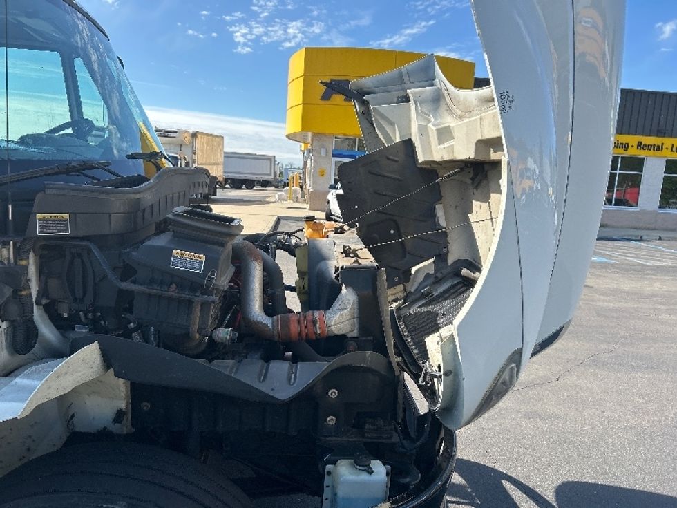 Medium Duty Box Truck-Light and Medium Duty Trucks-International-2019-4300-Montgomery-NY-214,544\n\t\tmiles-$ 40,250 - Image 23