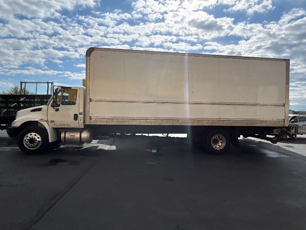 Medium Duty Box Truck-Light and Medium Duty Trucks-International-2019-4300-Montgomery-NY-214,544\n\t\tmiles-$ 40,250 - Image 4