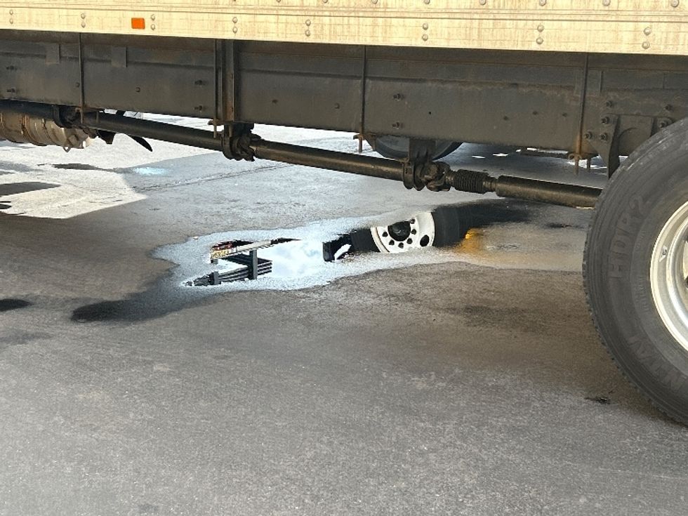 Medium Duty Box Truck-Light and Medium Duty Trucks-International-2019-4300-Montgomery-NY-214,544\n\t\tmiles-$ 40,250 - Image 5