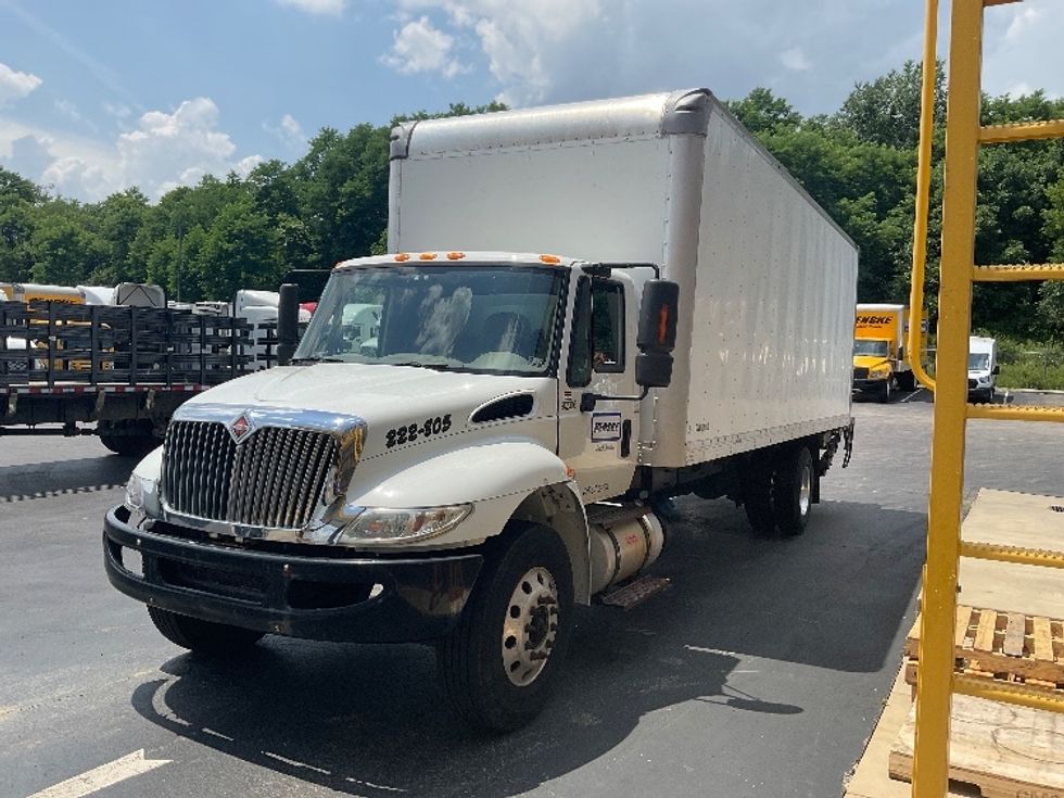 Medium Duty Box Truck-Light and Medium Duty Trucks-International-2019-4300-Mount Pleasant-PA-159,030\n\t\tmiles-$ 48,500 - Image 3