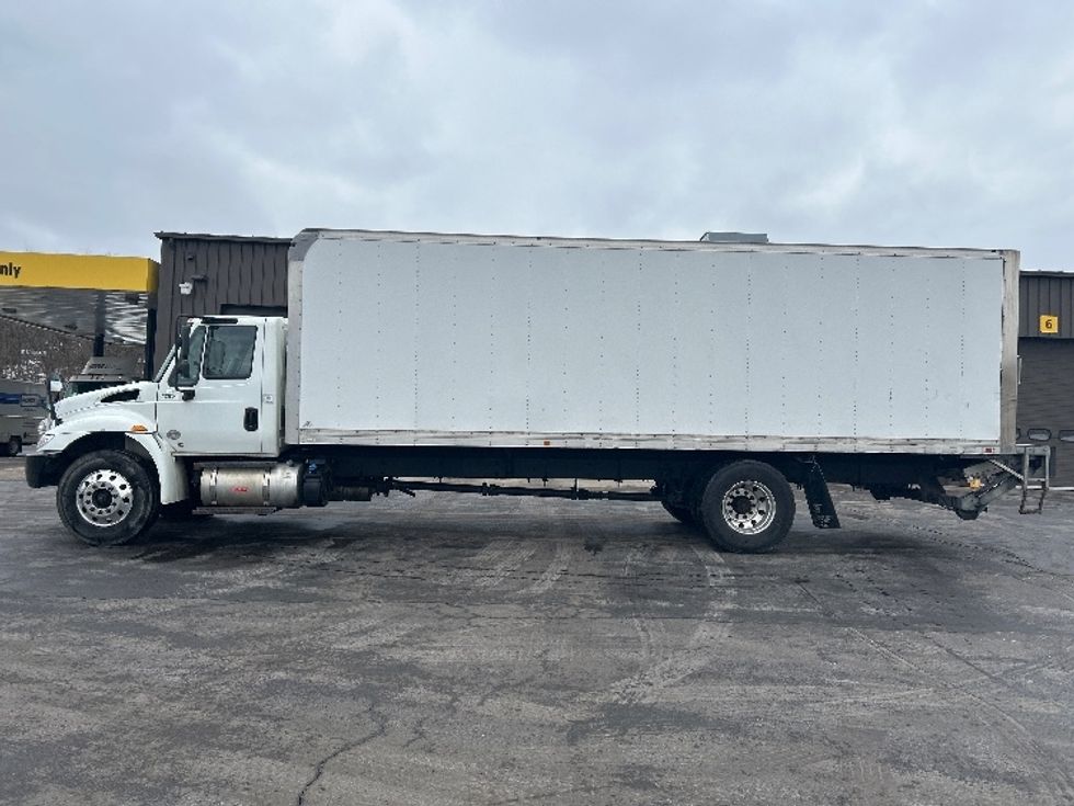 Medium Duty Box Truck-Light and Medium Duty Trucks-International-2019-4300-Mount Pleasant-PA-180,935\n\t\tmiles-$ 39,250 - Image 4
