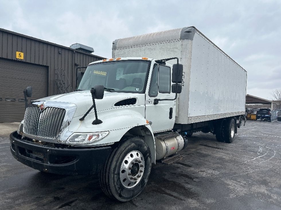 Medium Duty Box Truck-Light and Medium Duty Trucks-International-2019-4300-Mount Pleasant-PA-180,935\n\t\tmiles-$ 39,250 - Image 3