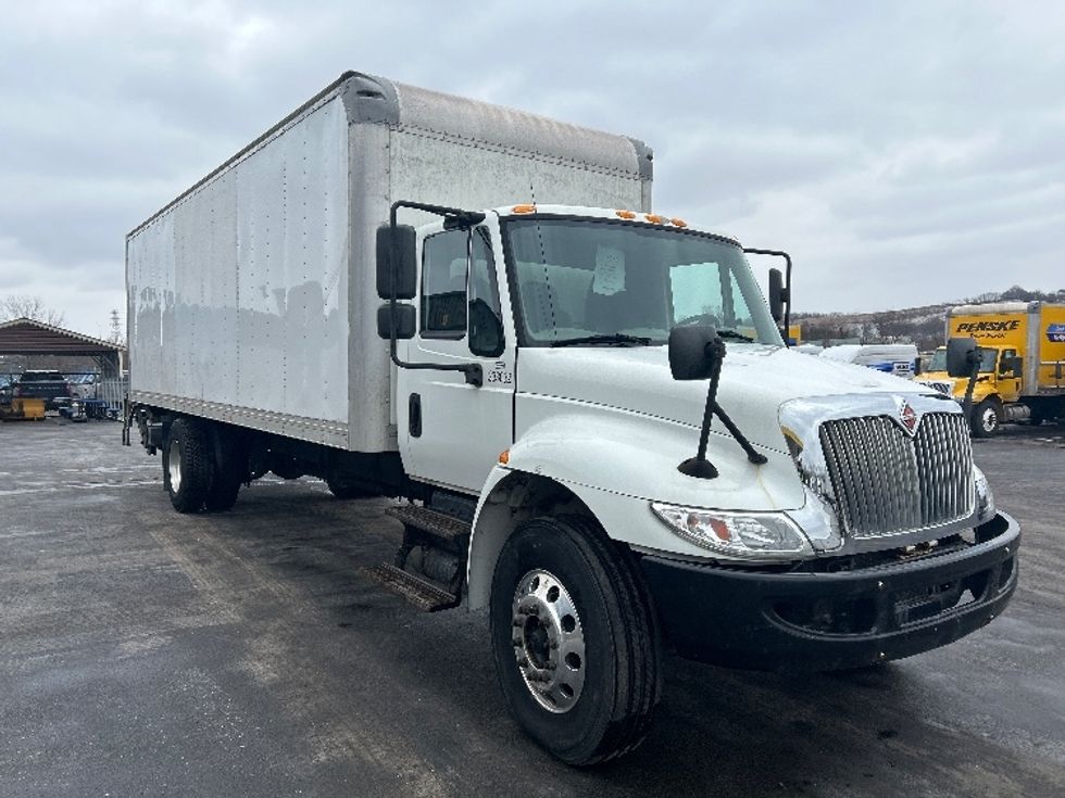 Medium Duty Box Truck-Light and Medium Duty Trucks-International-2019-4300-Mount Pleasant-PA-180,935\n\t\tmiles-$ 39,250 - Image 1
